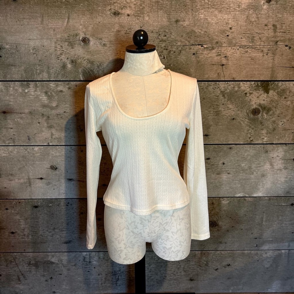 Lulu's Cream Scoop Neck Long Sleeve Knit Stretch Textured‎ Sz M